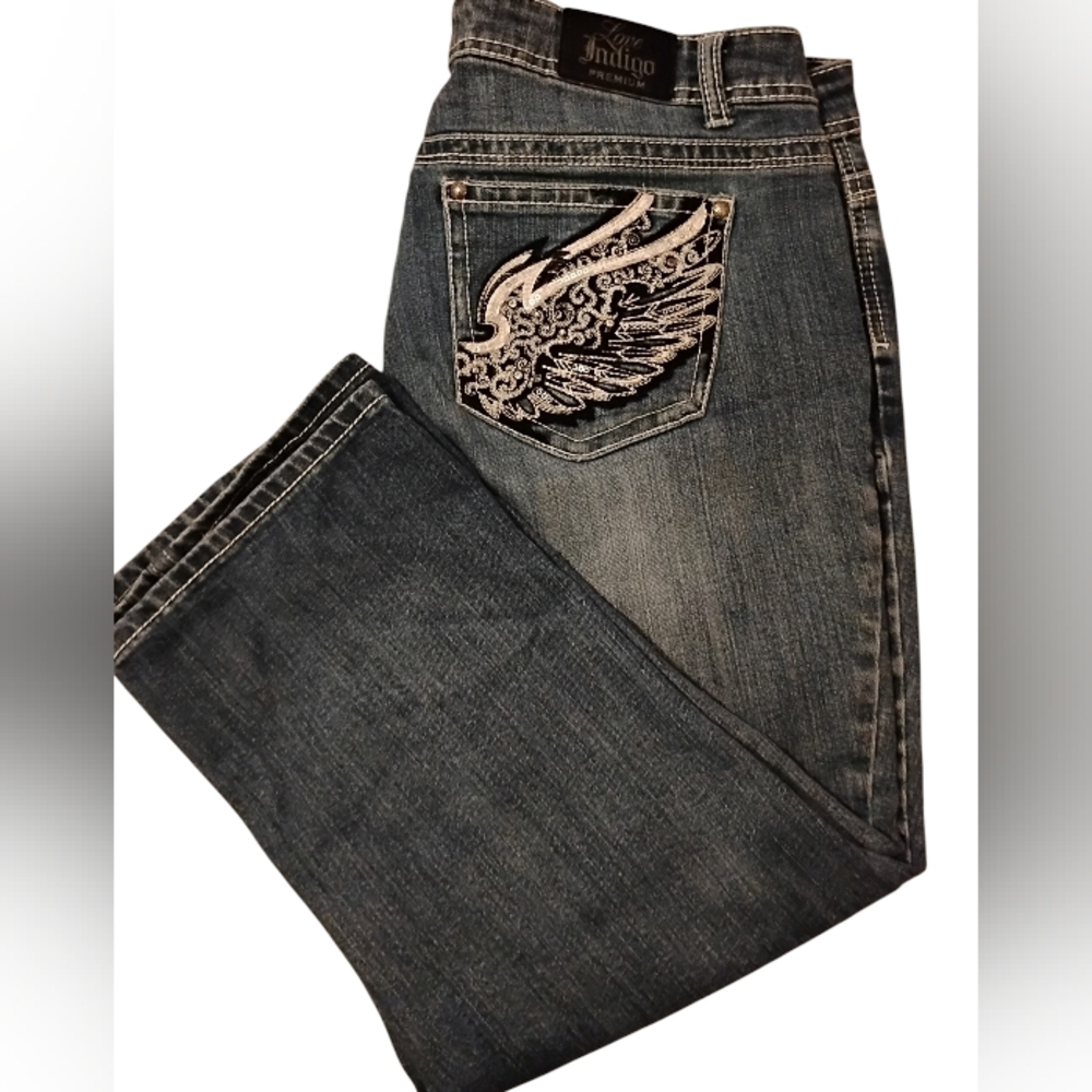 Indigo Women's Capris in Dark Blue with Embroidered Back Pocket